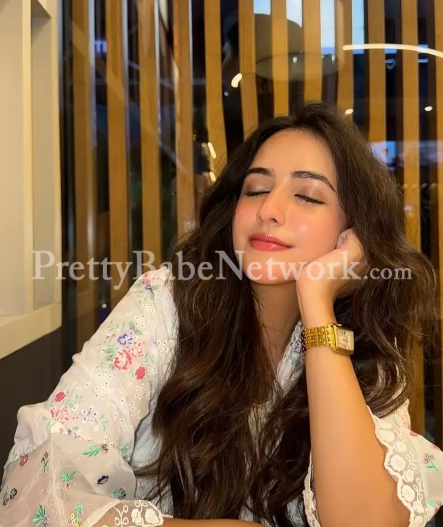 Manasvi—Air Hostess Escort in Dahisar for Expert-Level Erotic Satisfaction